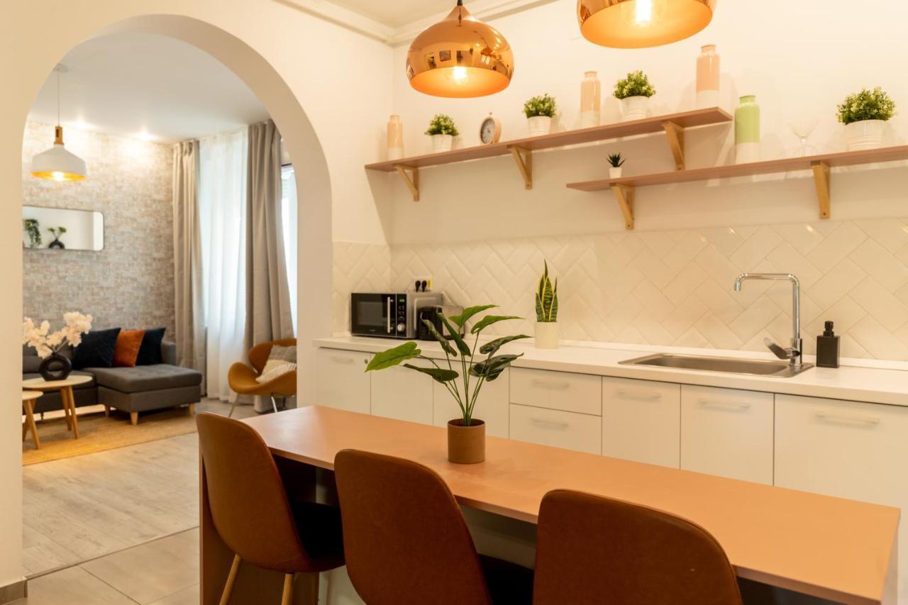 Ideal Stay: Spacious 2Br Apt Near Calea Victoriei Bükreş Dış mekan fotoğraf